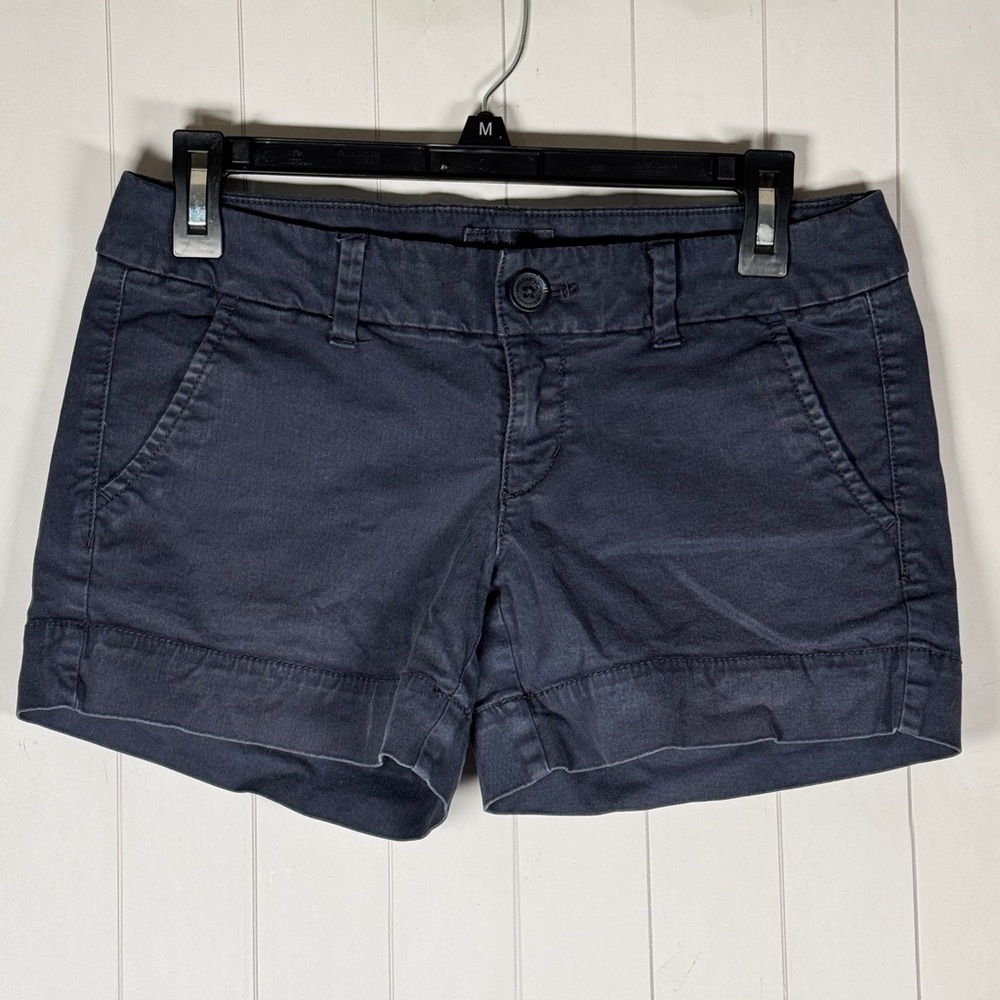 American Eagle Navy Blue Chino Booty Short Shorts Y2K Summer Preppy Casual sz 2